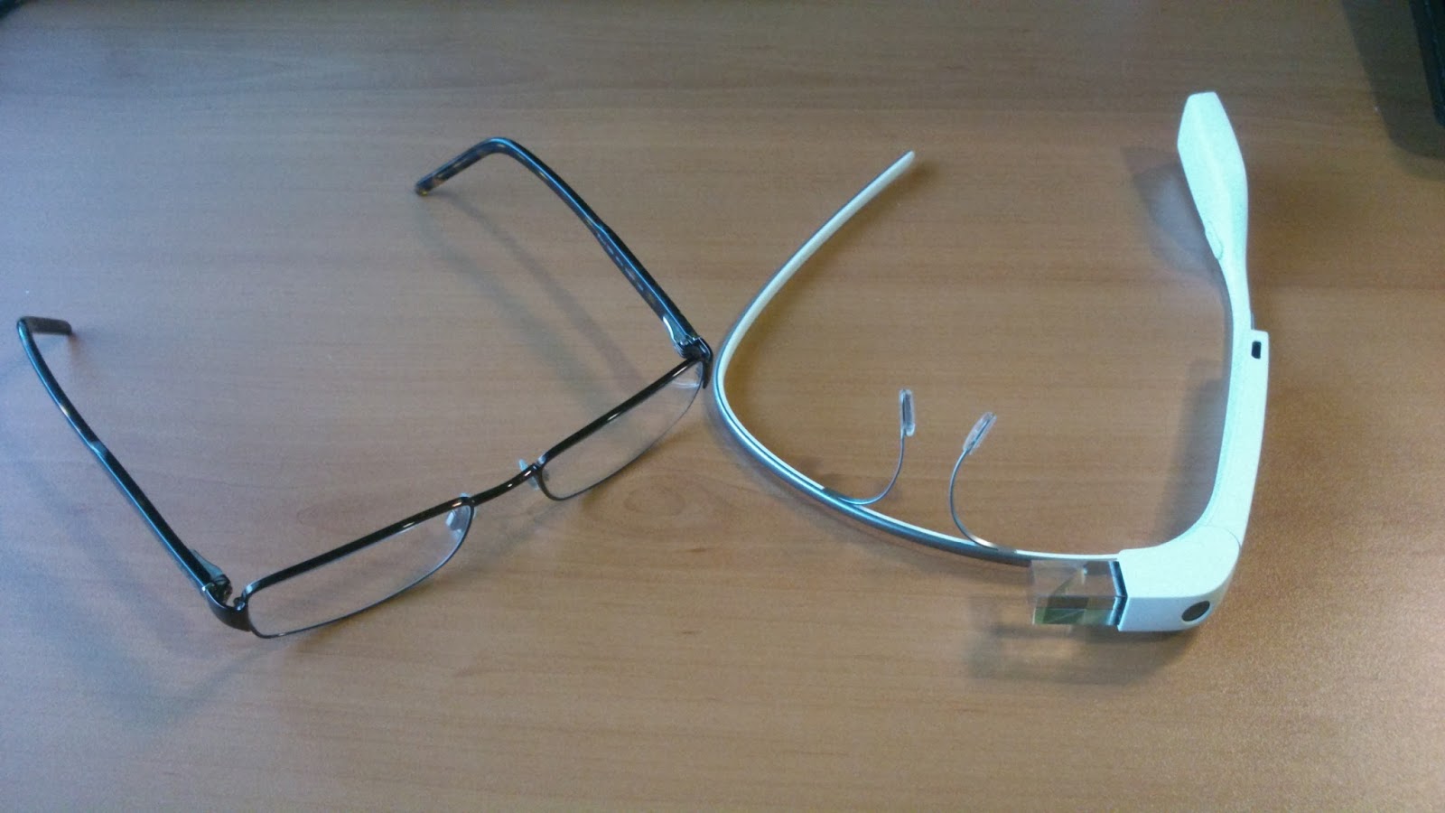 Guille Glasses vs Google Glasses